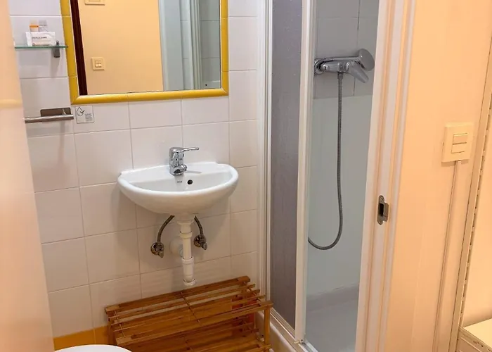 ゲストハウス ペンシオン サンタ クララ サン・セバスティアン